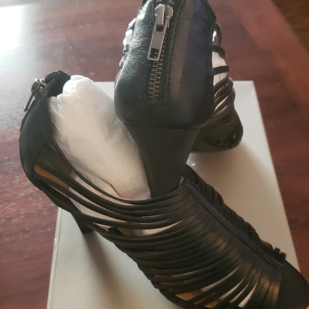 Open toed sandals